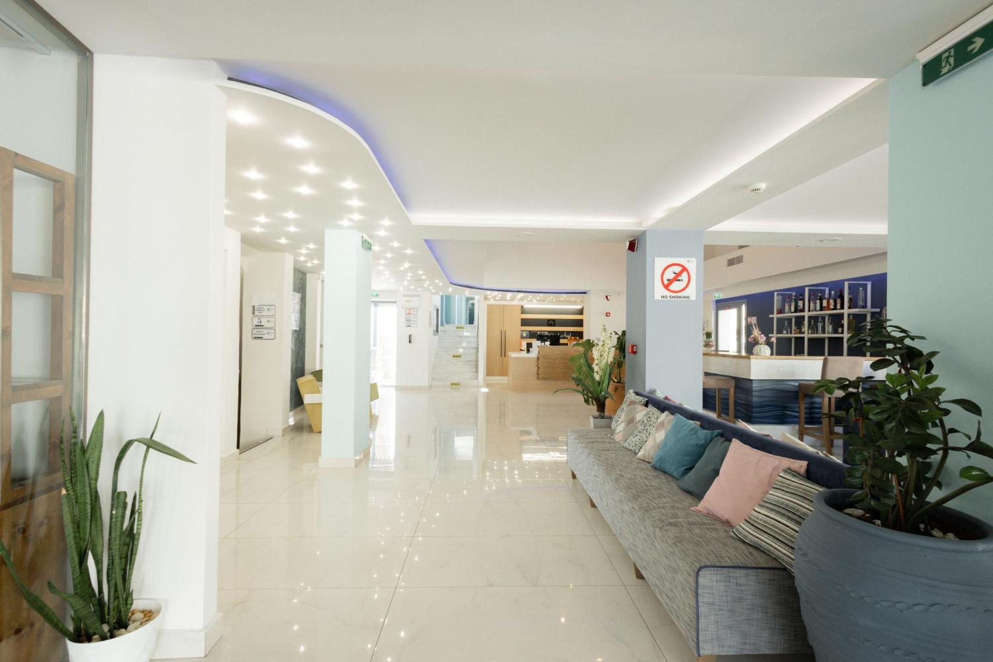 Pollis Hotel Hersonissos  Exterior photo