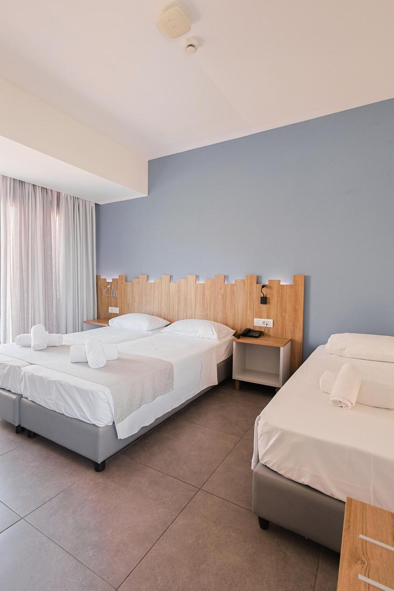 Pollis Hotel Hersonissos  Exterior photo
