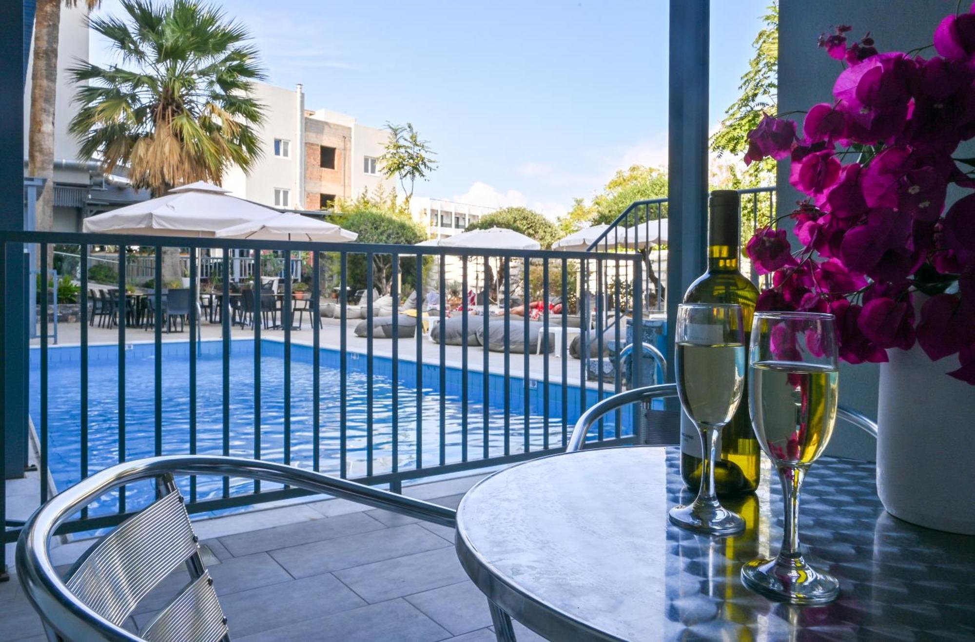 Pollis Hotel Hersonissos  Exterior photo