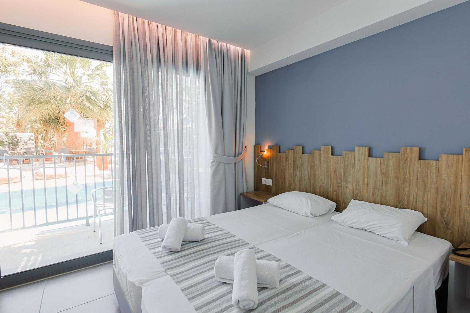 Pollis Hotel Hersonissos  Exterior photo