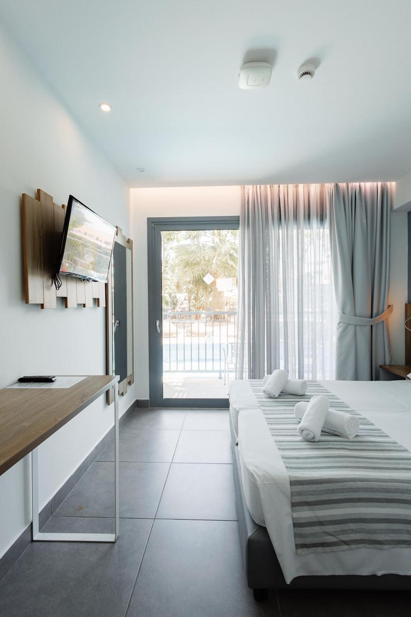 Pollis Hotel Hersonissos  Exterior photo